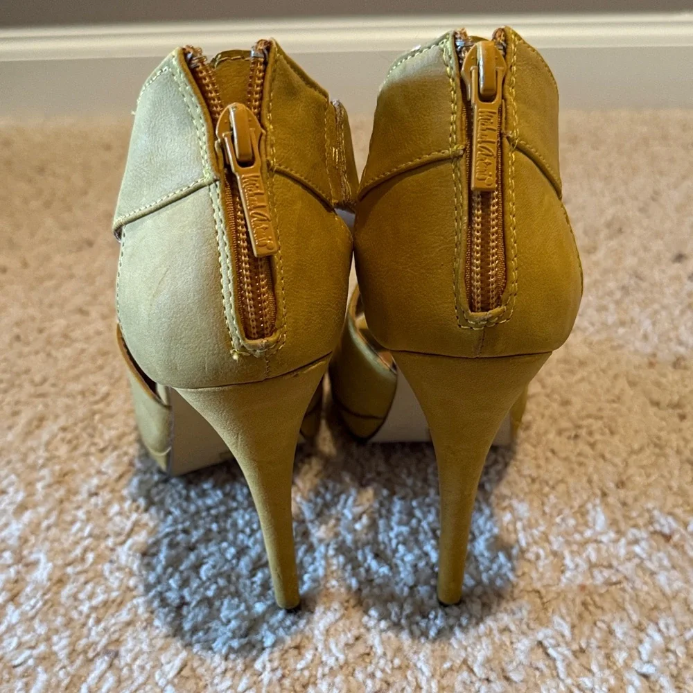 Michael Antonio Stylish Mustard Yellow Open-Toe Stiletto Heels - Picture 5 of 6